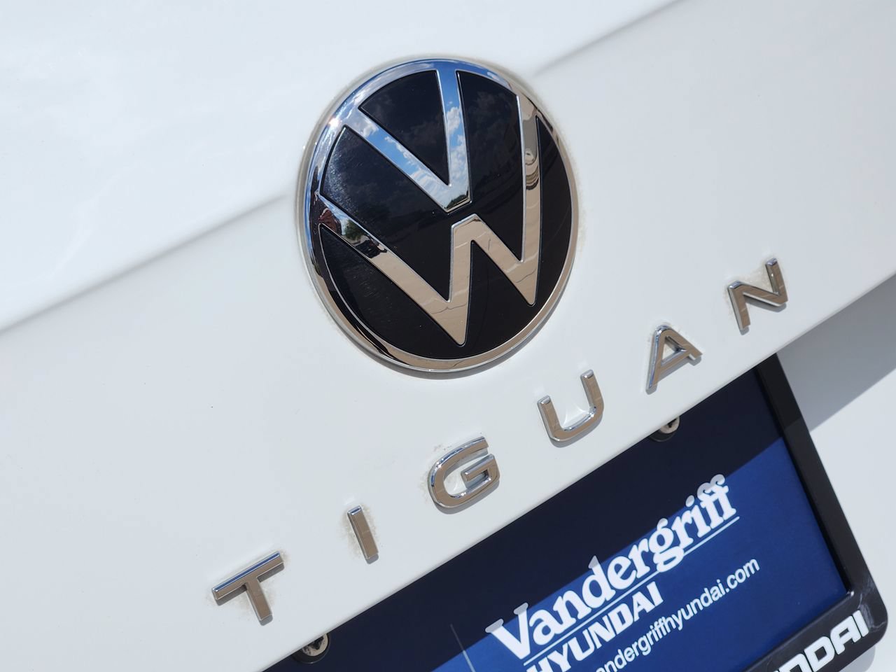 Used 2024 Volkswagen Tiguan SE FWD image 7