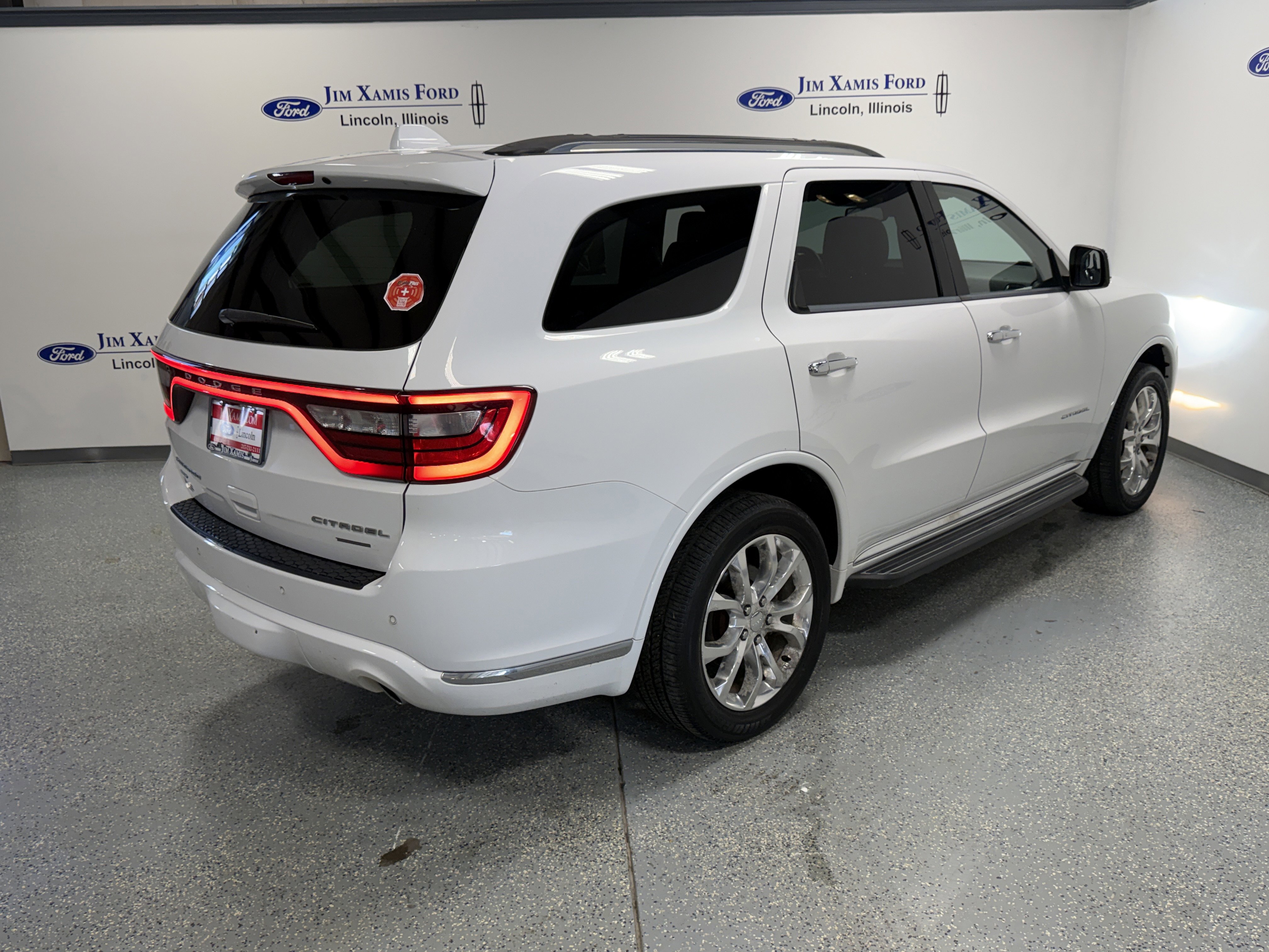 Used 2016 Dodge Durango Citadel w/ Premium Entertainment Group image 36