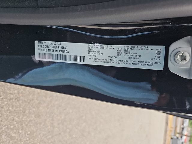 Used 2026 Chrysler Pacifica Limited FWD image 31