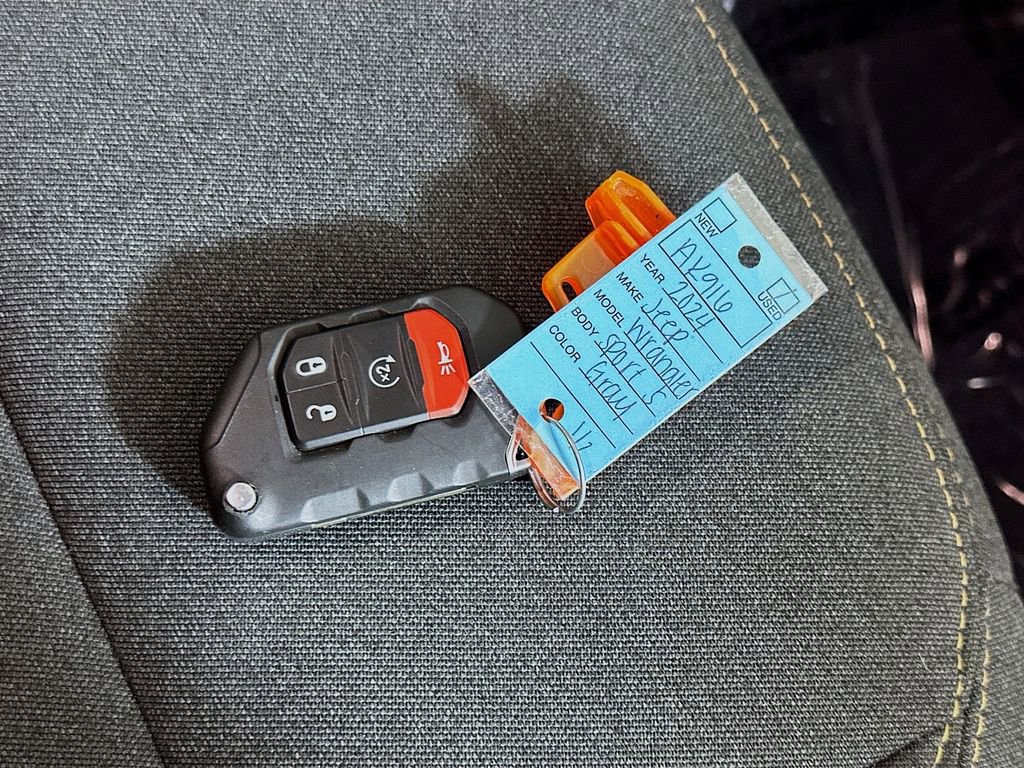 Used 2024 Jeep Wrangler Sport S image 33