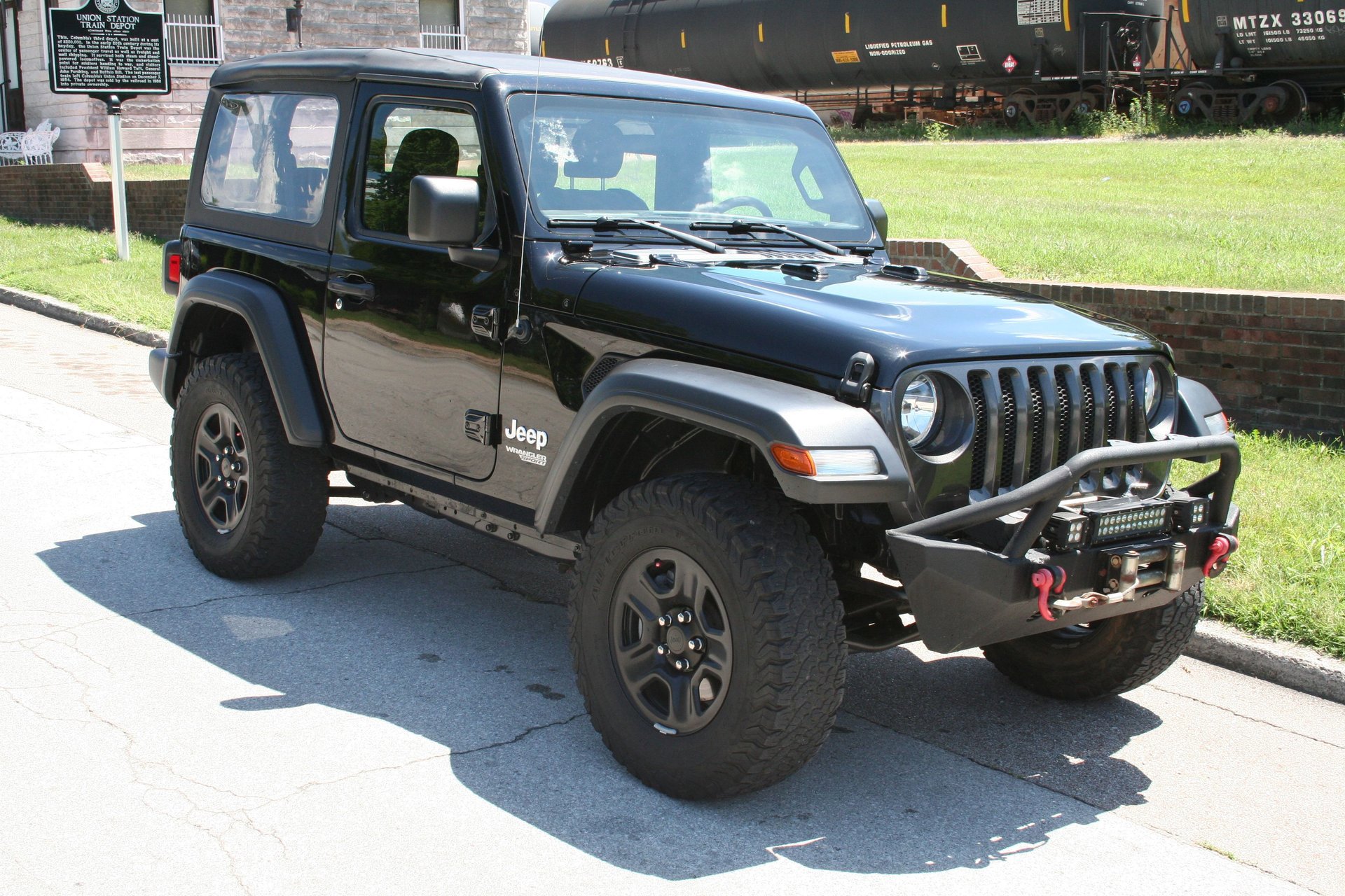 Used 2020 Jeep Wrangler Sport AWD/4WD image 5