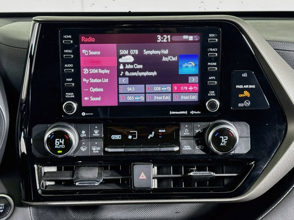 Used 2021 Toyota Highlander LE AWD/4WD image 14