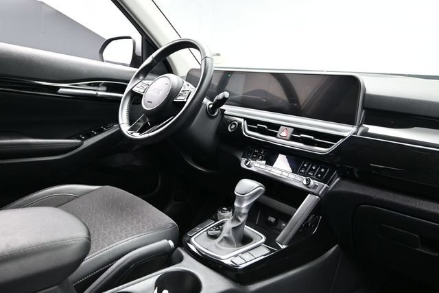 Used 2025 Kia Seltos S FWD image 13