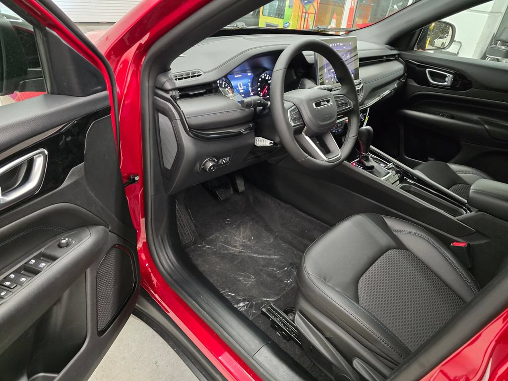 New 2026 Jeep Compass Latitude AWD/4WD image 15