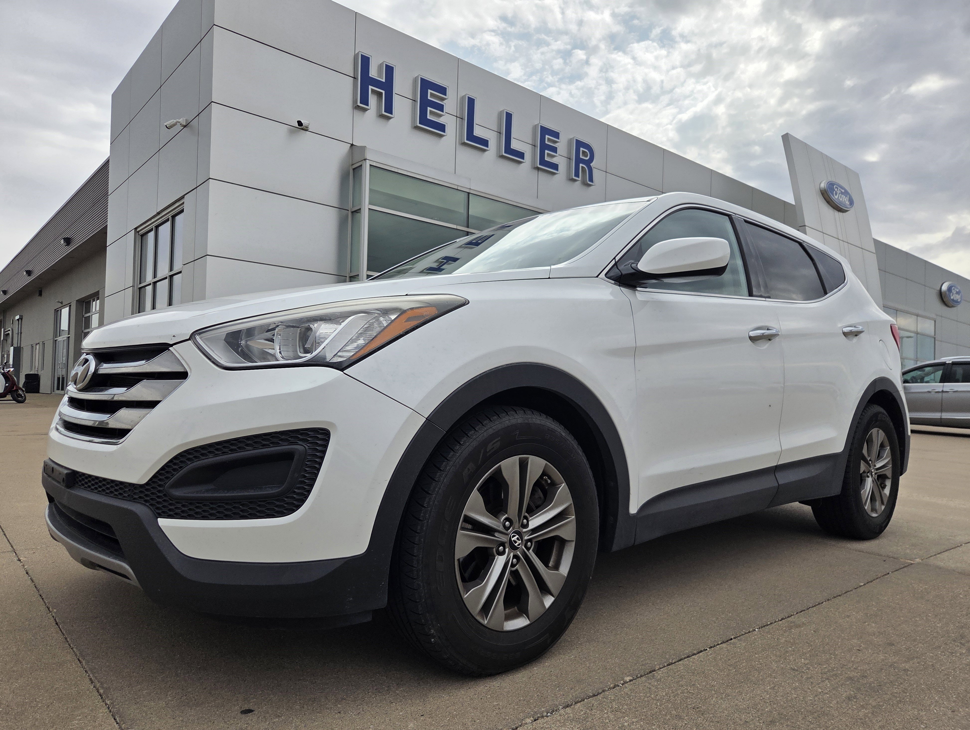 Used 2014 Hyundai Santa Fe Sport FWD image 3