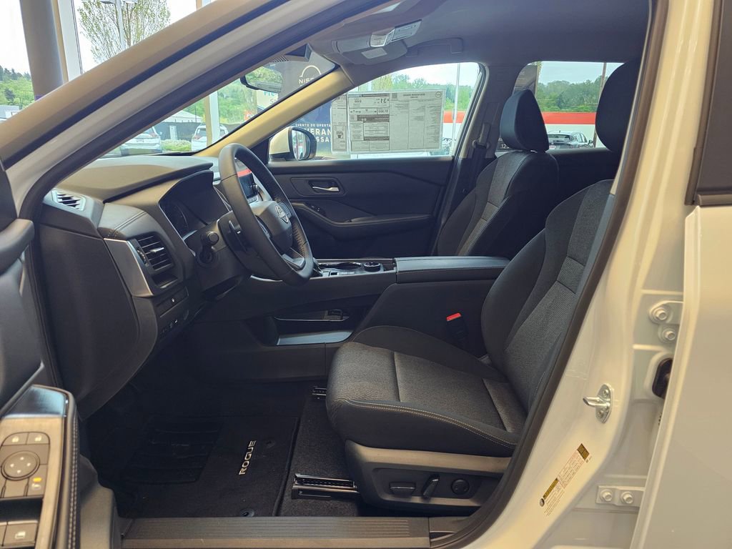 New 2026 Nissan Rogue SV AWD/4WD image 16