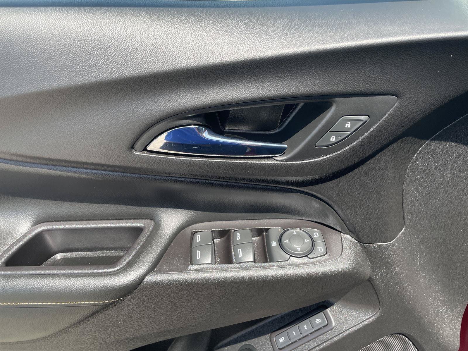 Used 2019 Chevrolet Equinox Premier FWD image 18