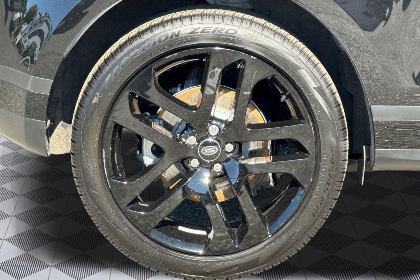 Used 2024 Land Rover Range Rover Evoque S AWD/4WD image 12