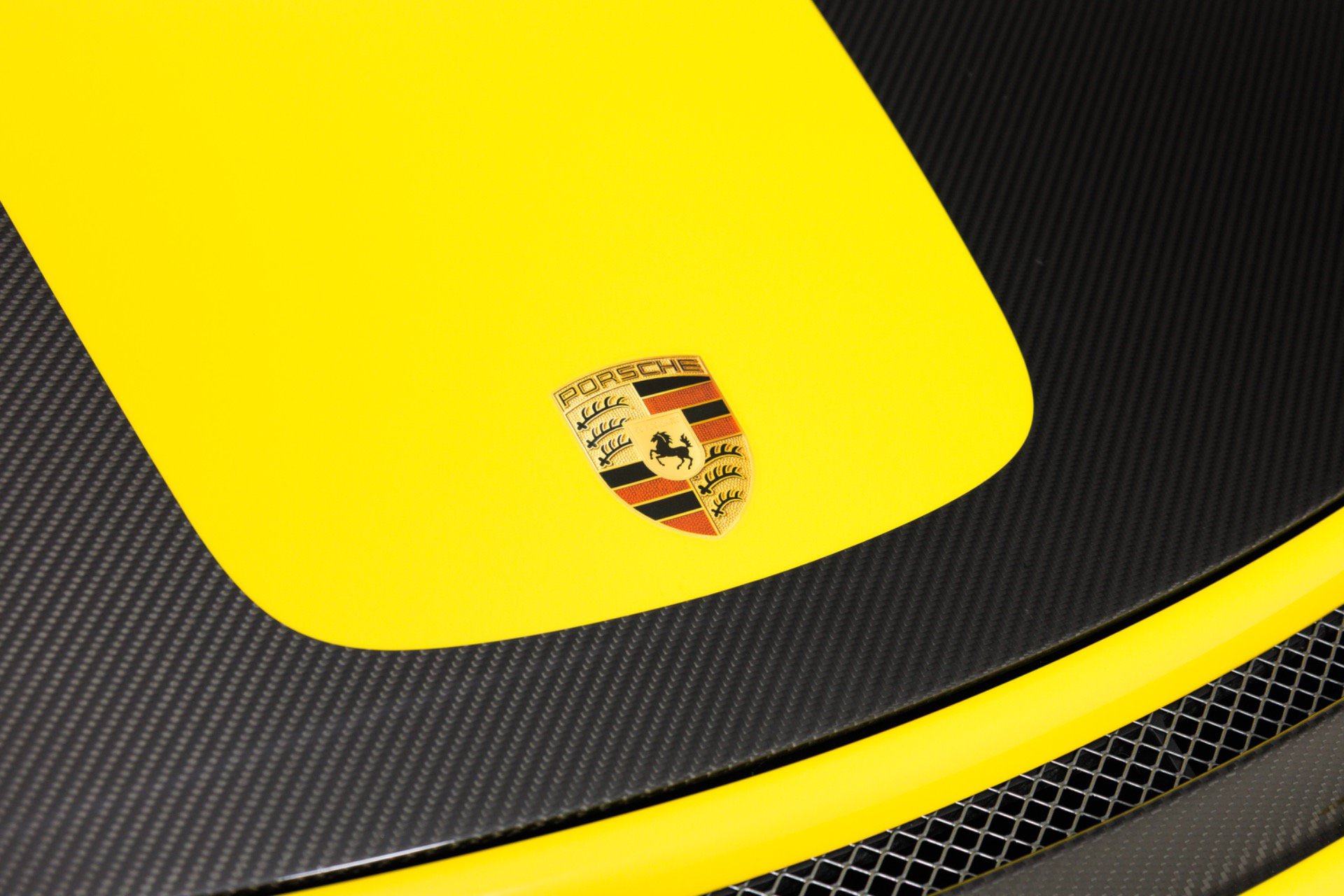 Used 2018 Porsche 911 GT2 RS w/ Weissach Package RWD image 60