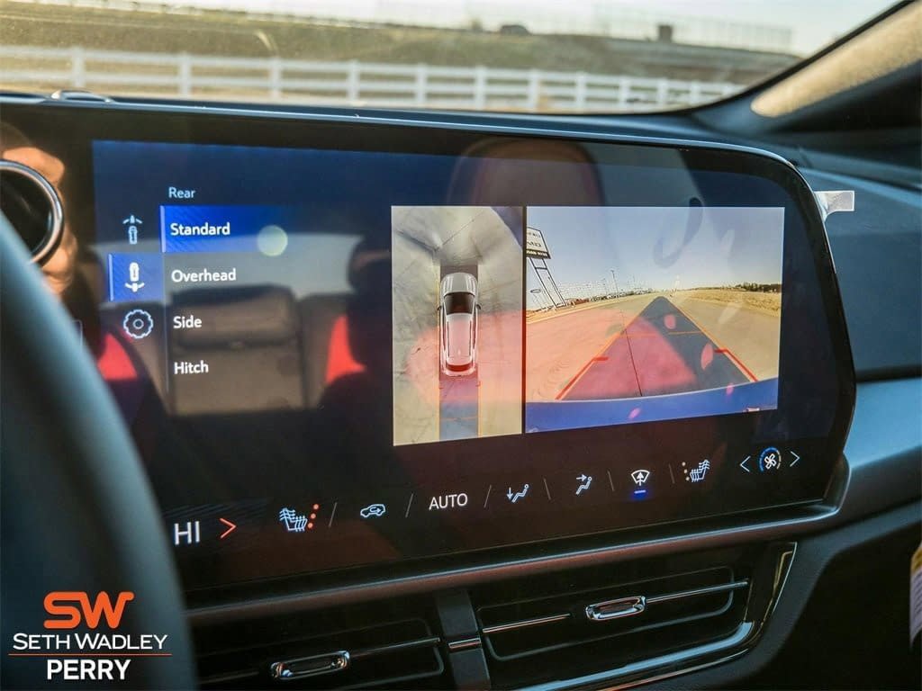 New 2025 Chevrolet Equinox EV RS w/ LPO, Illumination Package image 33