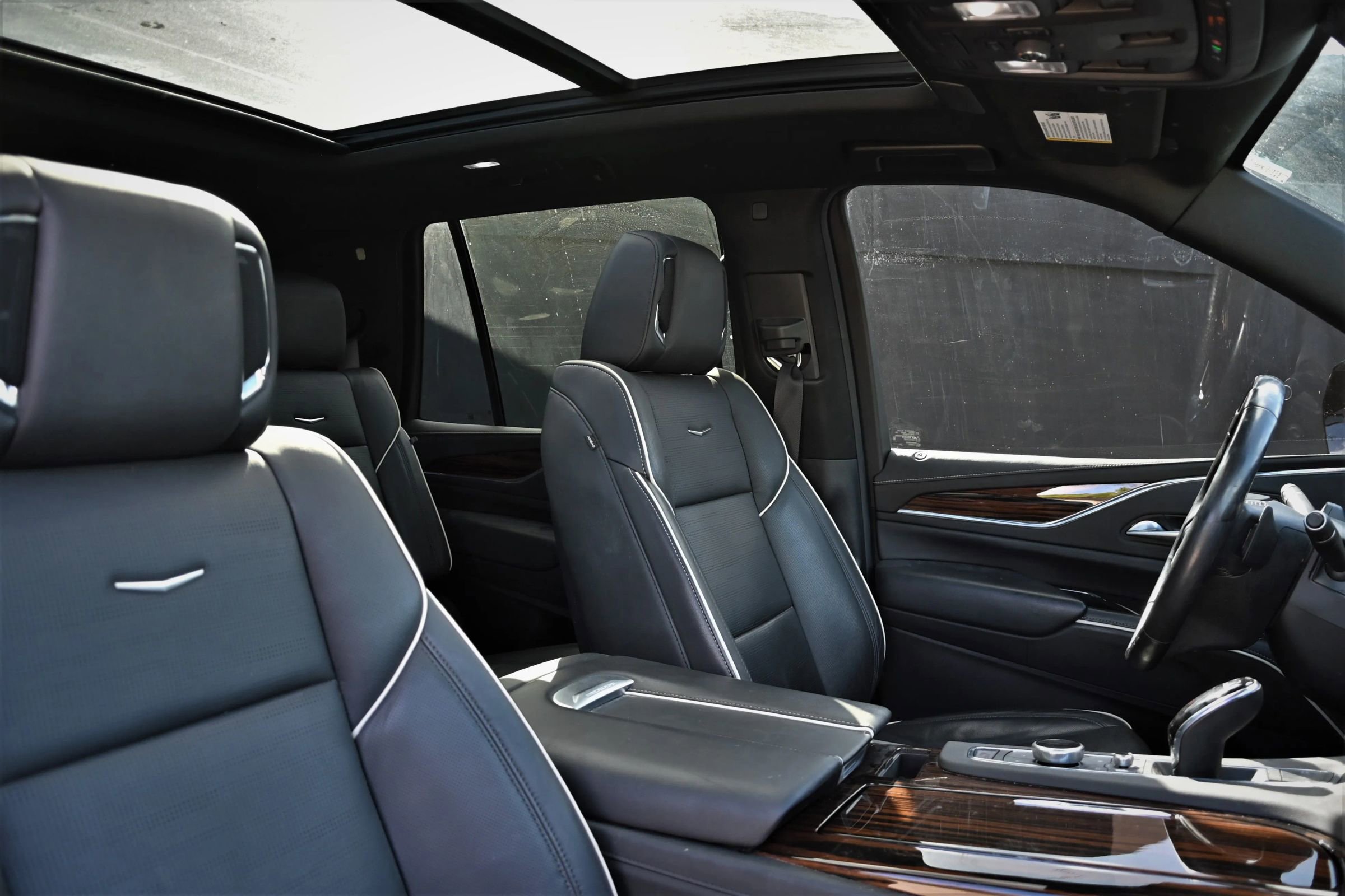 Used 2023 Cadillac Escalade Premium Luxury RWD image 19