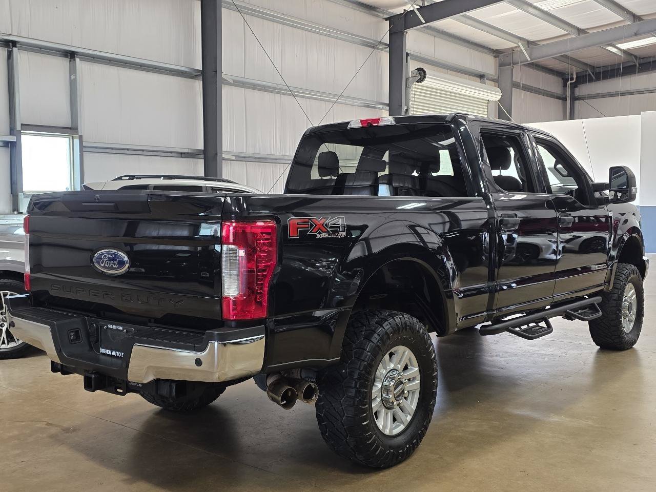 Used 2019 Ford F250 XLT w/ XLT Value Package AWD/4WD image 4