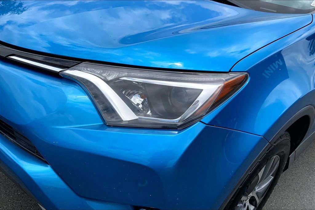 Used 2017 Toyota RAV4 XLE w/ Carpet Mat Package AWD/4WD image 27