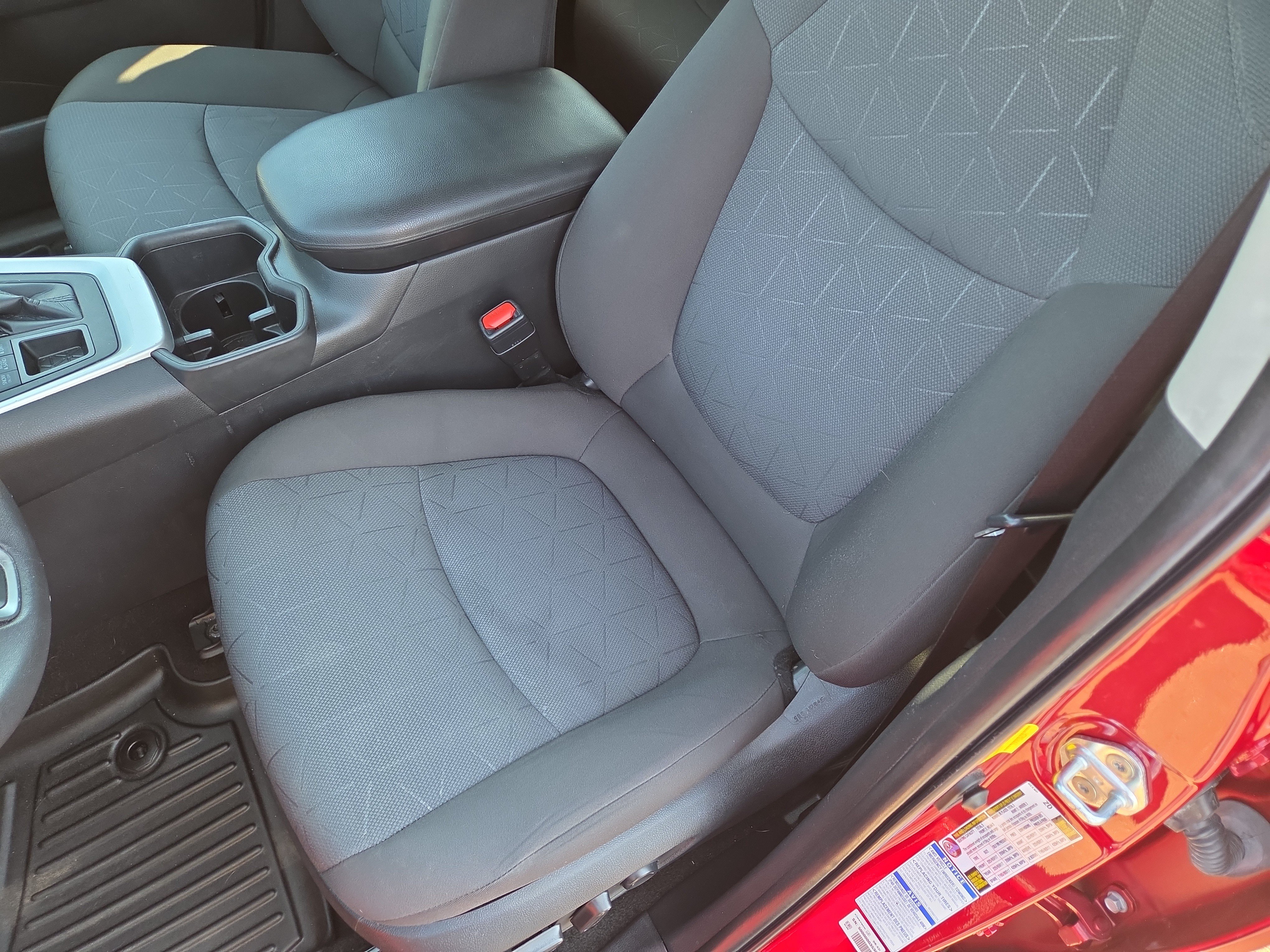 Certified 2022 Toyota RAV4 XLE w/ Convenience Package AWD/4WD image 13