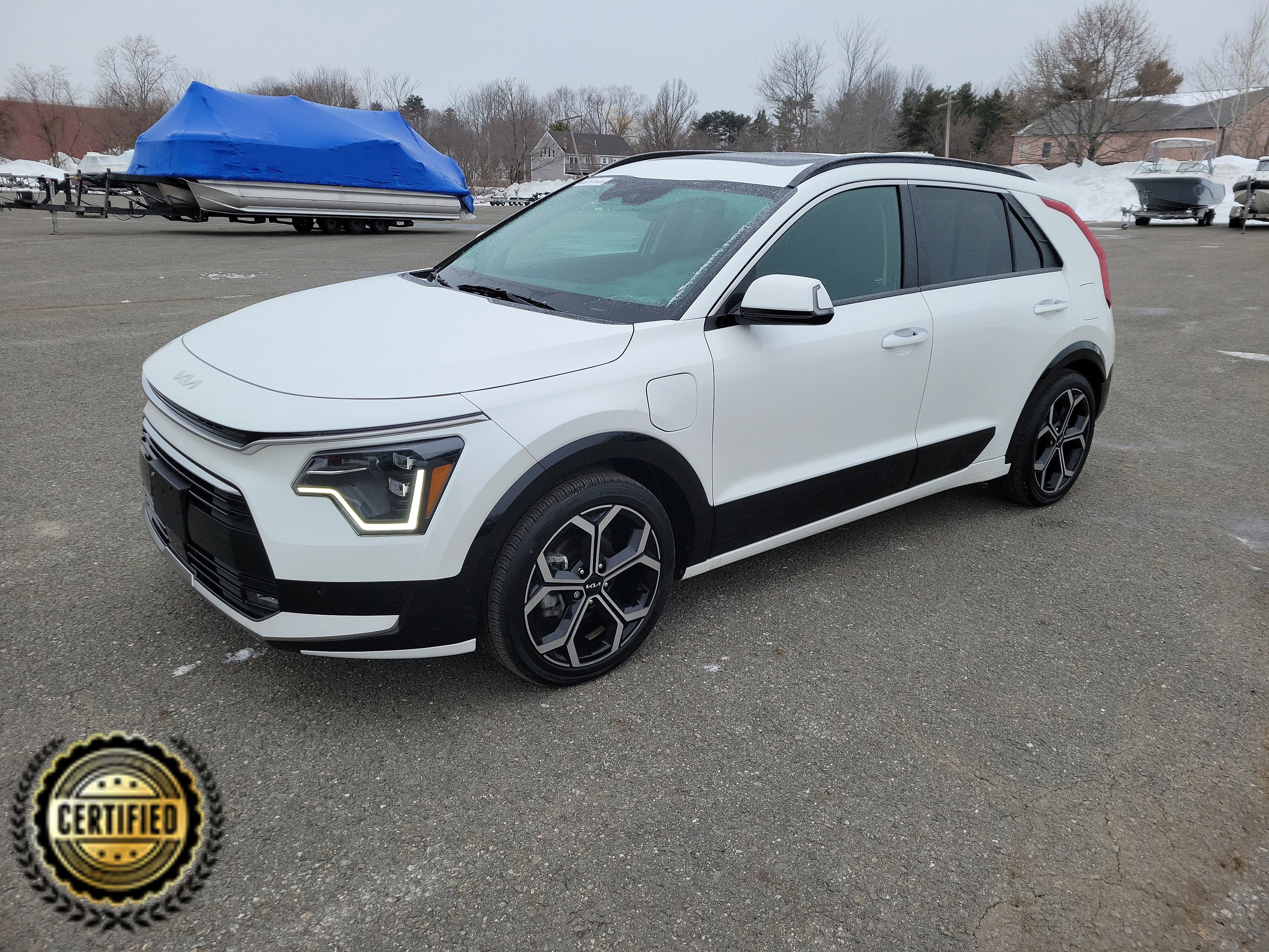 Used 2023 Kia Niro SX Touring image 1