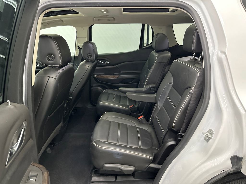 Used 2020 GMC Acadia Denali w/ Technology Package FWD image 25