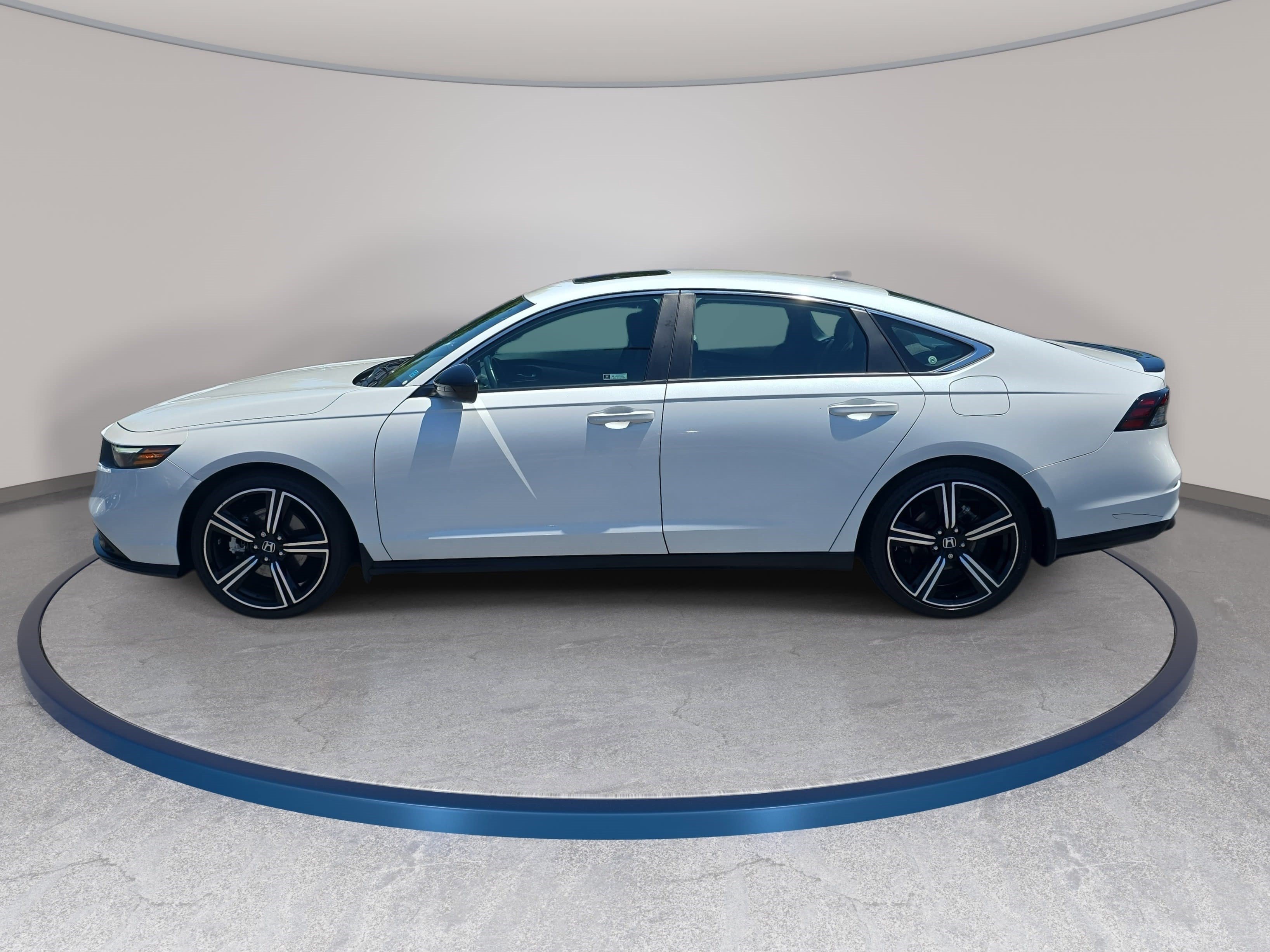 Used 2023 Honda Accord Sport image 8