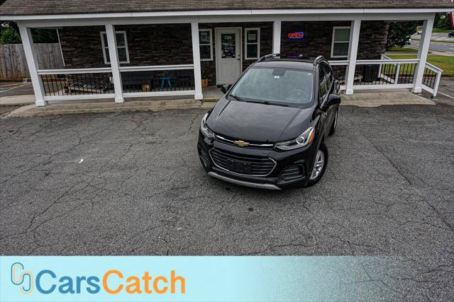 Used 2020 Chevrolet Trax LT w/ LT Convenience Package FWD image 3