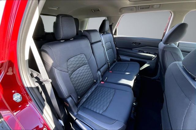New 2026 Nissan Pathfinder SV image 9