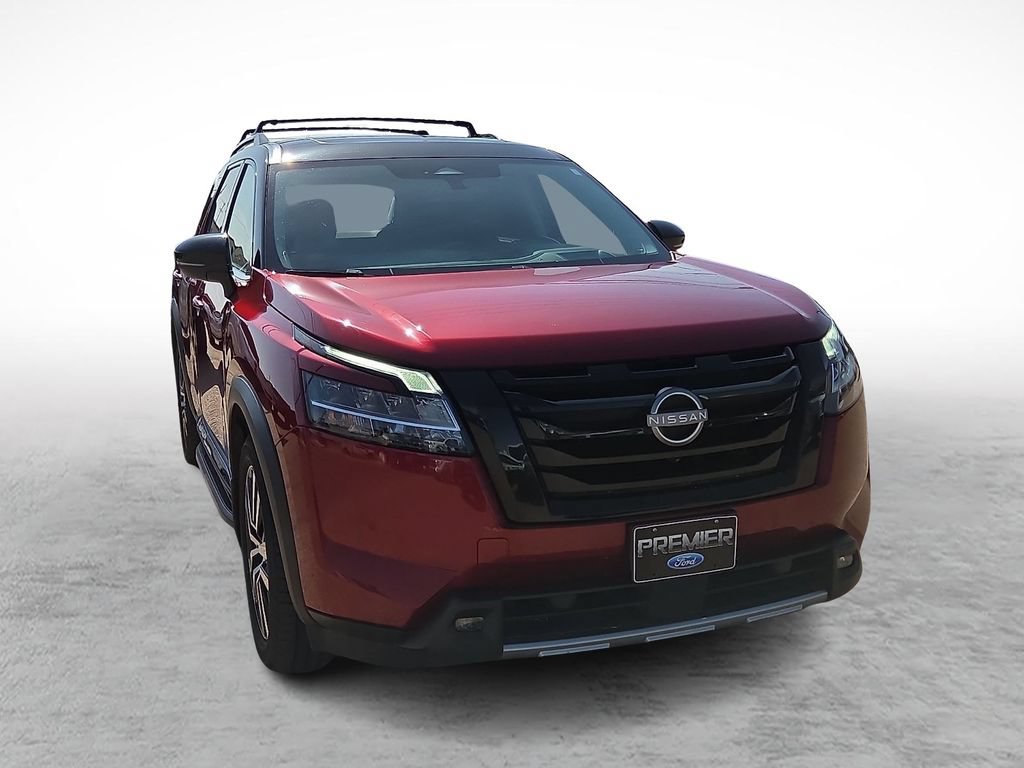 Used 2023 Nissan Pathfinder Platinum w/ Lighting Package (N93) AWD/4WD image 2