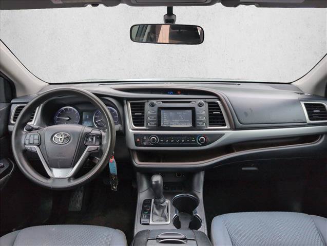 Used 2014 Toyota Highlander LE FWD image 20