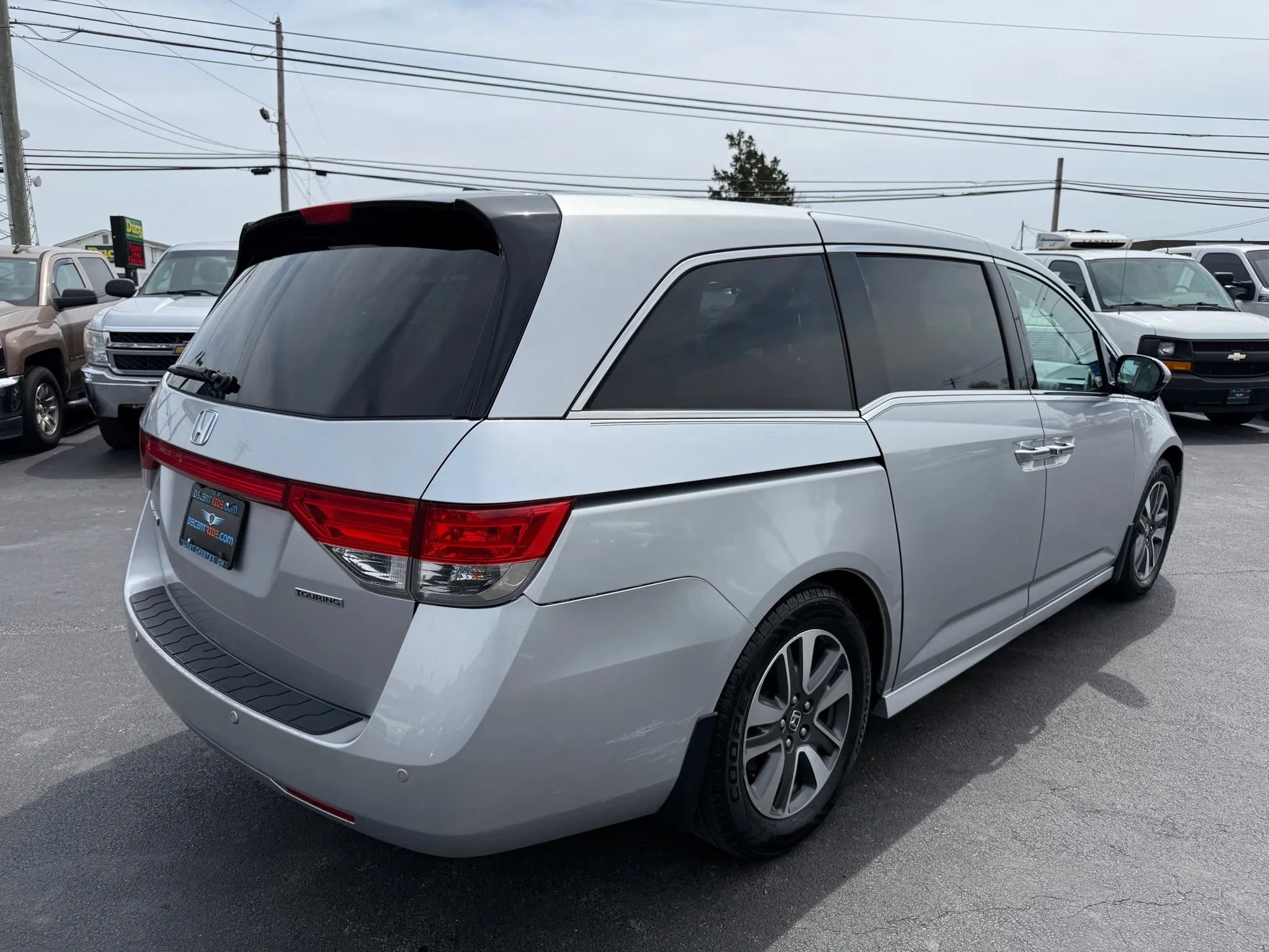 Used 2015 Honda Odyssey Touring Elite image 3