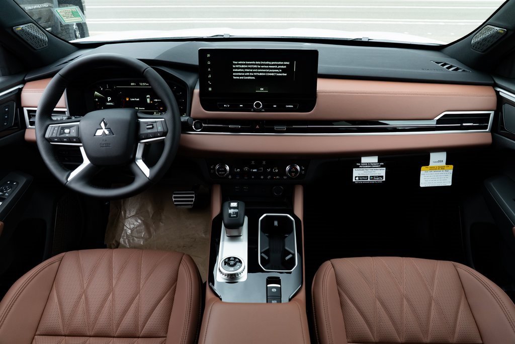 New 2025 Mitsubishi Outlander SEL image 8