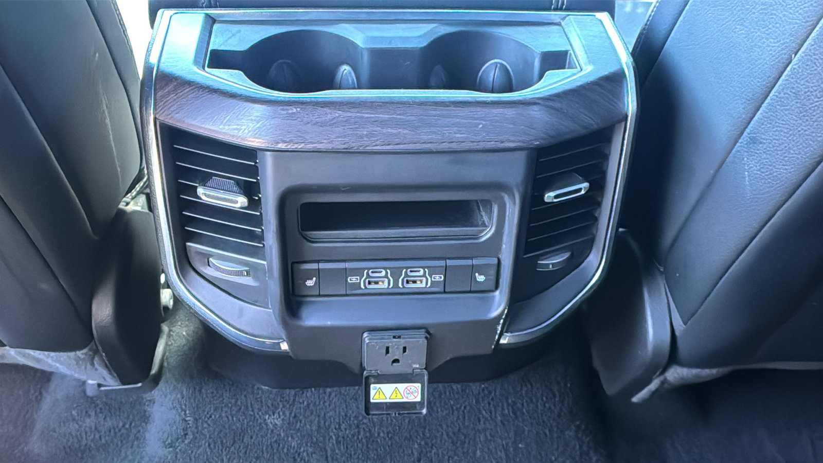 Used 2025 RAM 1500 Laramie AWD/4WD image 20