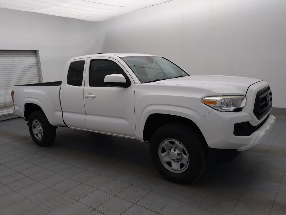 Used 2020 Toyota Tacoma SR image 11