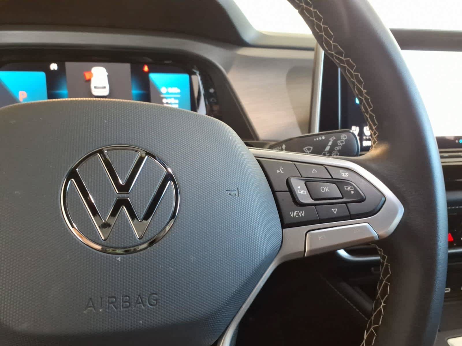 Used 2024 Volkswagen Atlas Cross Sport SE FWD image 19