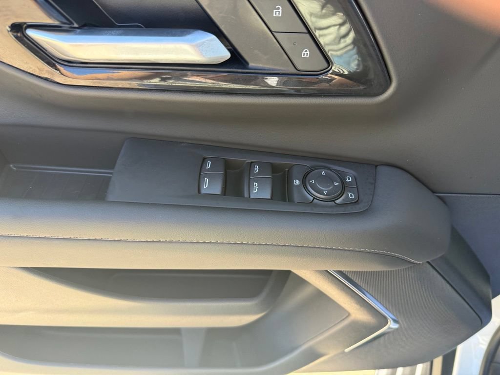 Used 2026 Chevrolet Suburban LS AWD/4WD image 30