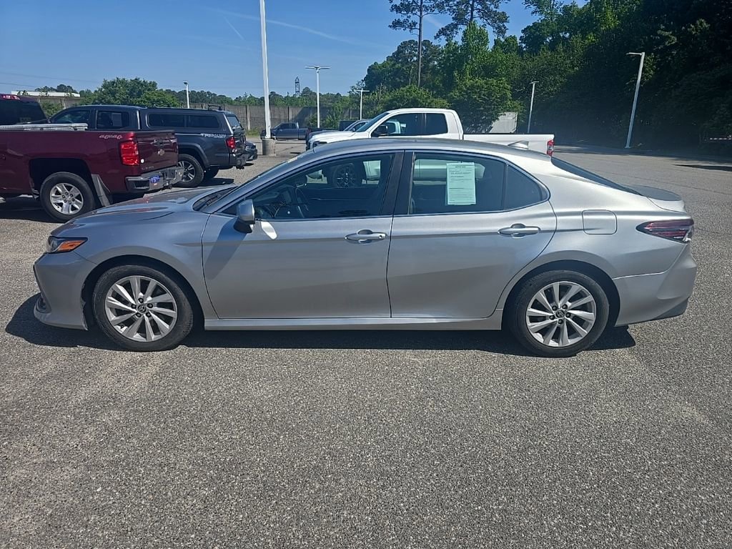 Used 2021 Toyota Camry LE FWD image 8