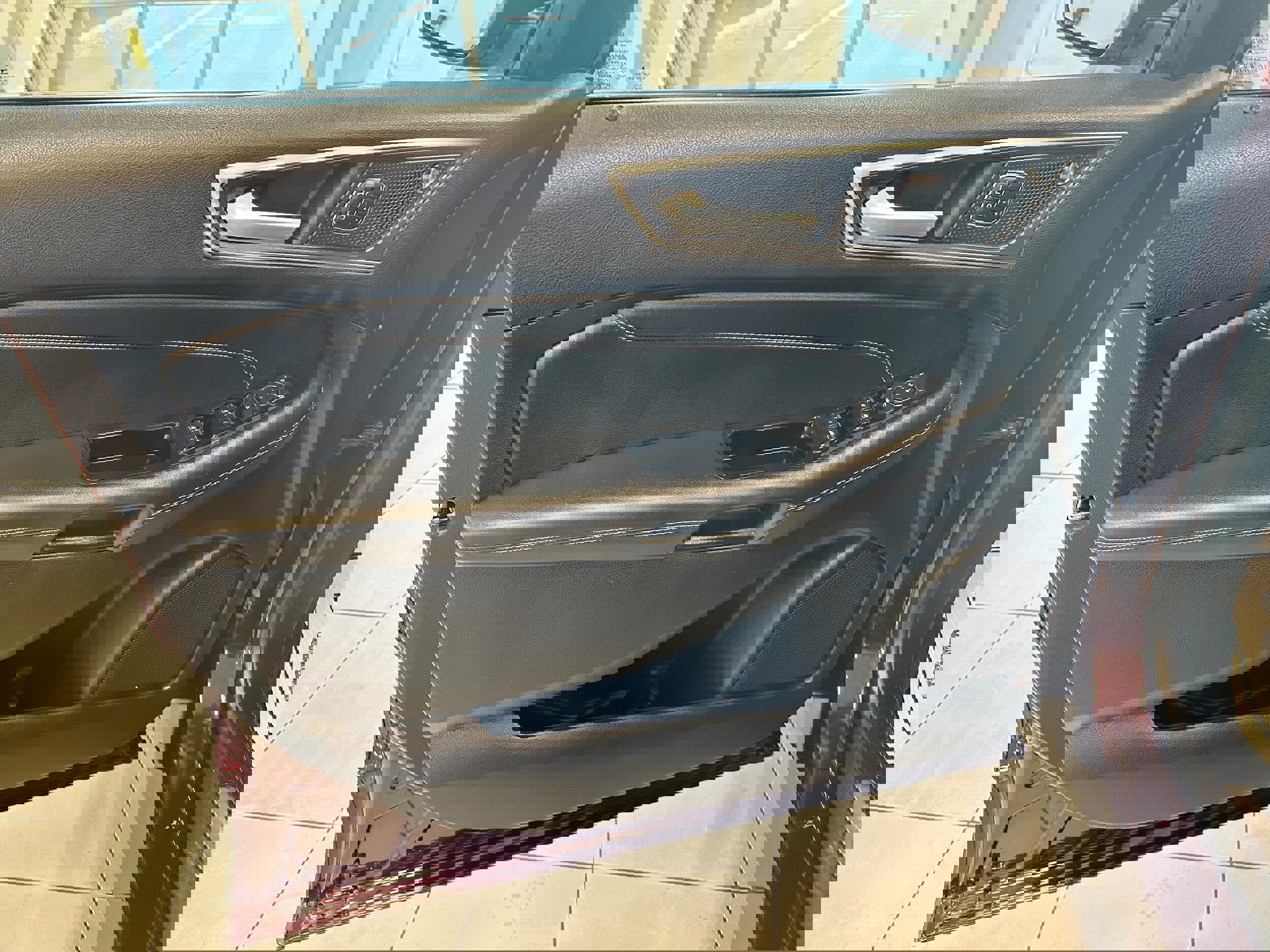 Used 2019 Ford Edge Titanium w/ Cold Weather Package image 12