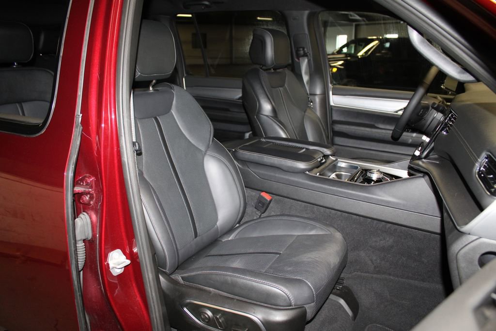 Used 2025 Jeep Wagoneer Series II image 30