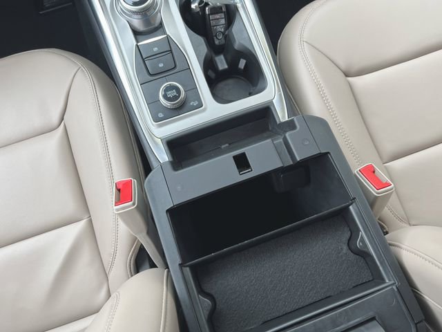 Used 2023 Ford Explorer XLT w/ Equipment Group 202A image 31