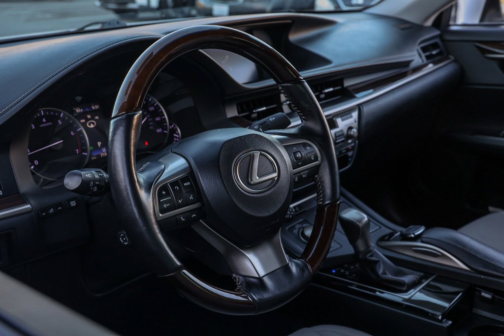 Used 2017 Lexus ES 350 w/ Navigation System Package FWD image 15