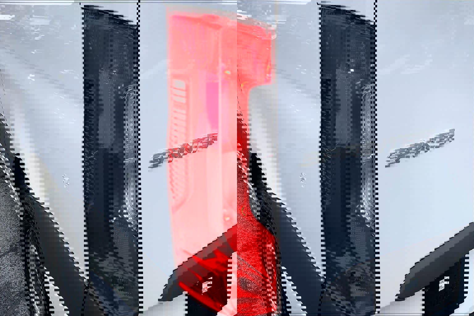 Used 2025 Mercedes-Benz Sprinter 2500 image 27