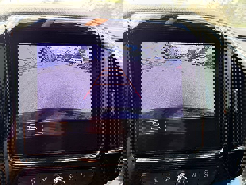 Used 2020 Chevrolet Traverse LT image 26