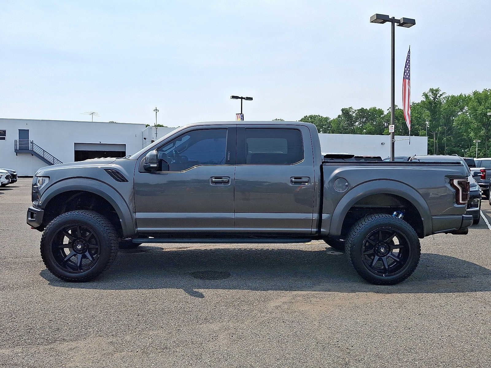 Used 2018 Ford F150 Raptor w/ Equipment Group 802A Luxury AWD/4WD image 4