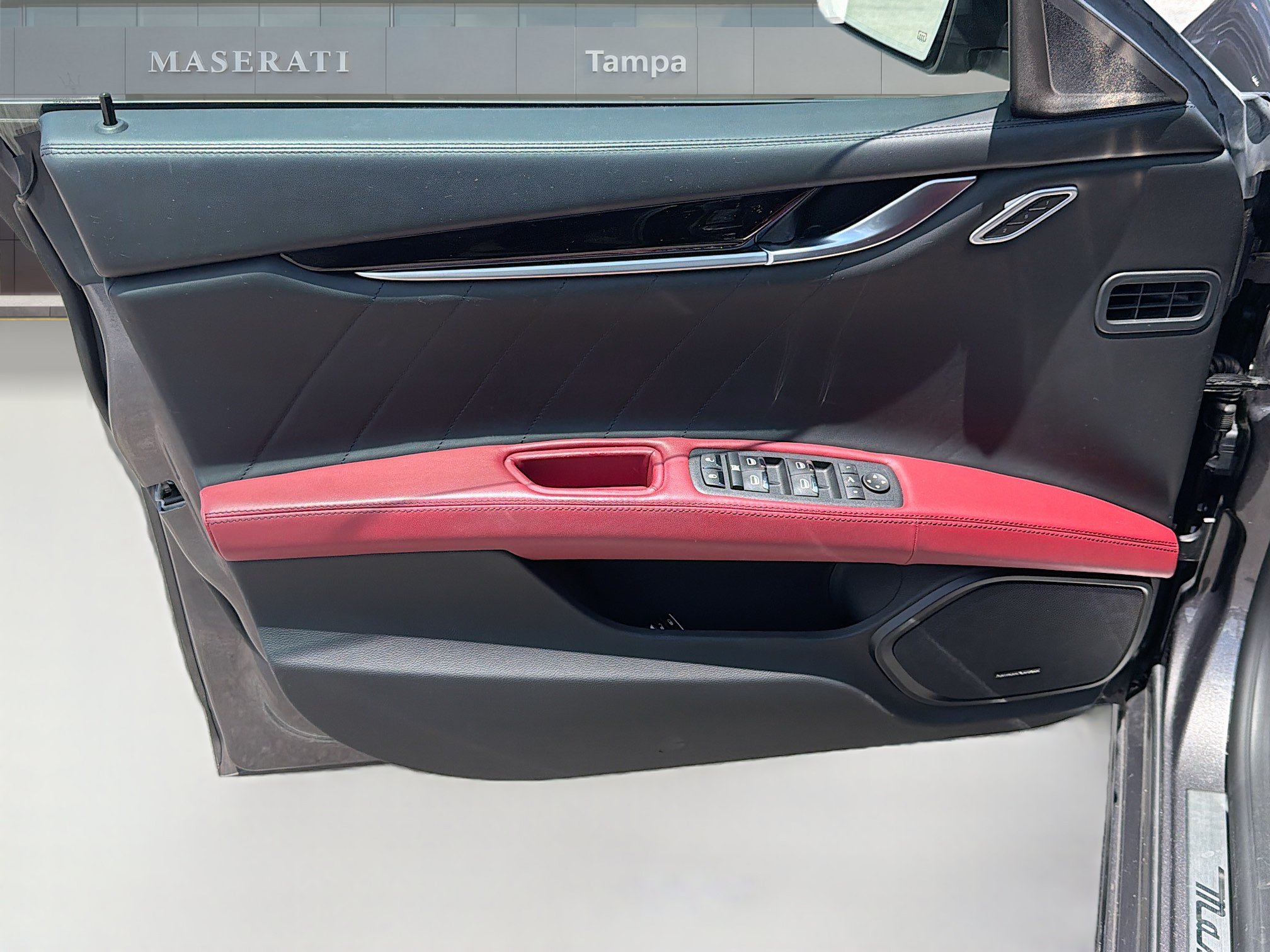 Used 2023 Maserati Ghibli Modena RWD image 21