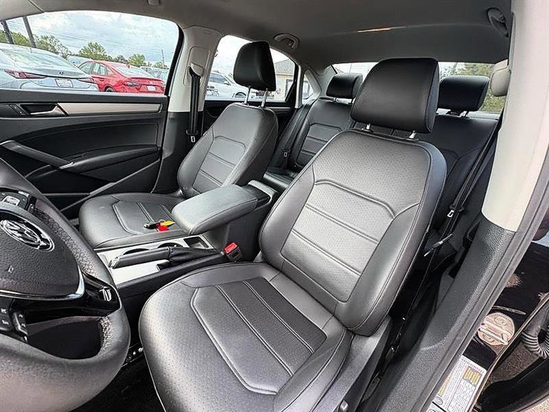 Used 2021 Volkswagen Passat 2.0T SE image 20