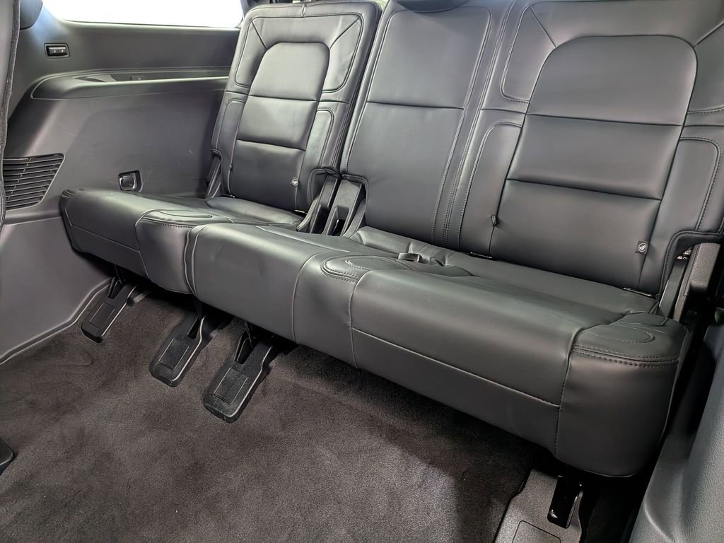 Used 2023 Lincoln Navigator Reserve image 27