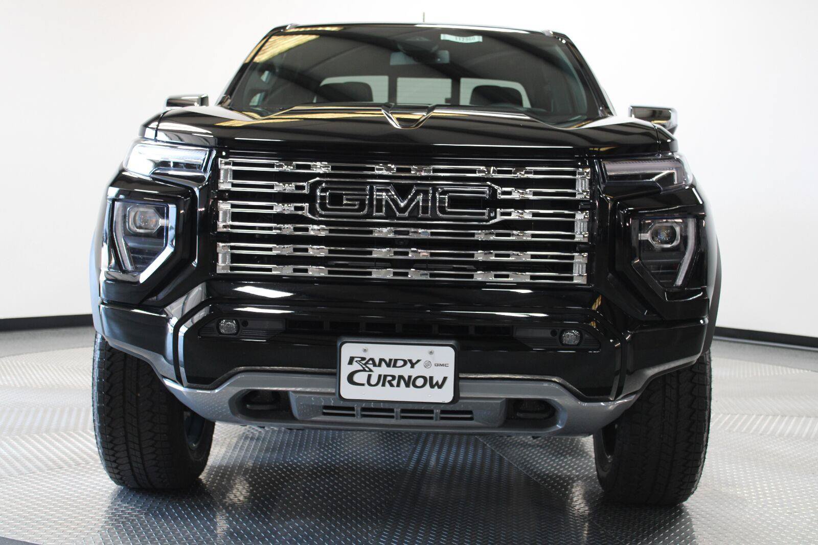 New 2026 GMC Canyon Denali w/ LPO, Denali Black Edition AWD/4WD image 2
