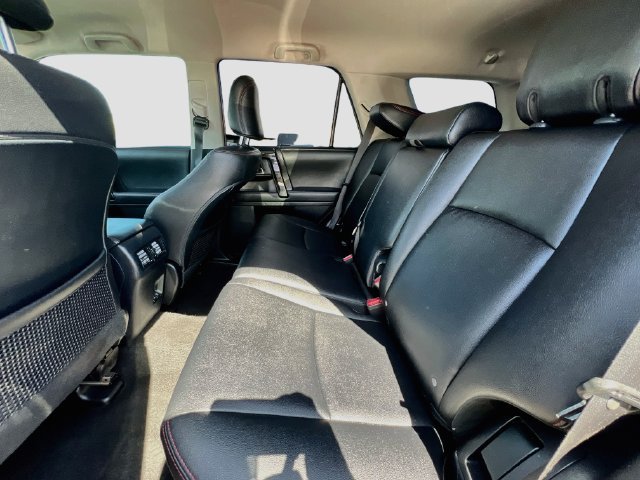 Used 2020 Toyota 4Runner TRD Off-Road Premium AWD/4WD image 23