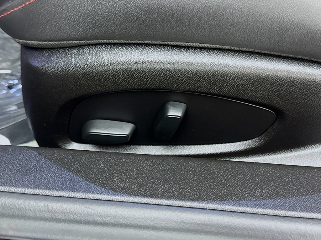 Used 2018 Chevrolet Camaro ZL1 RWD image 21