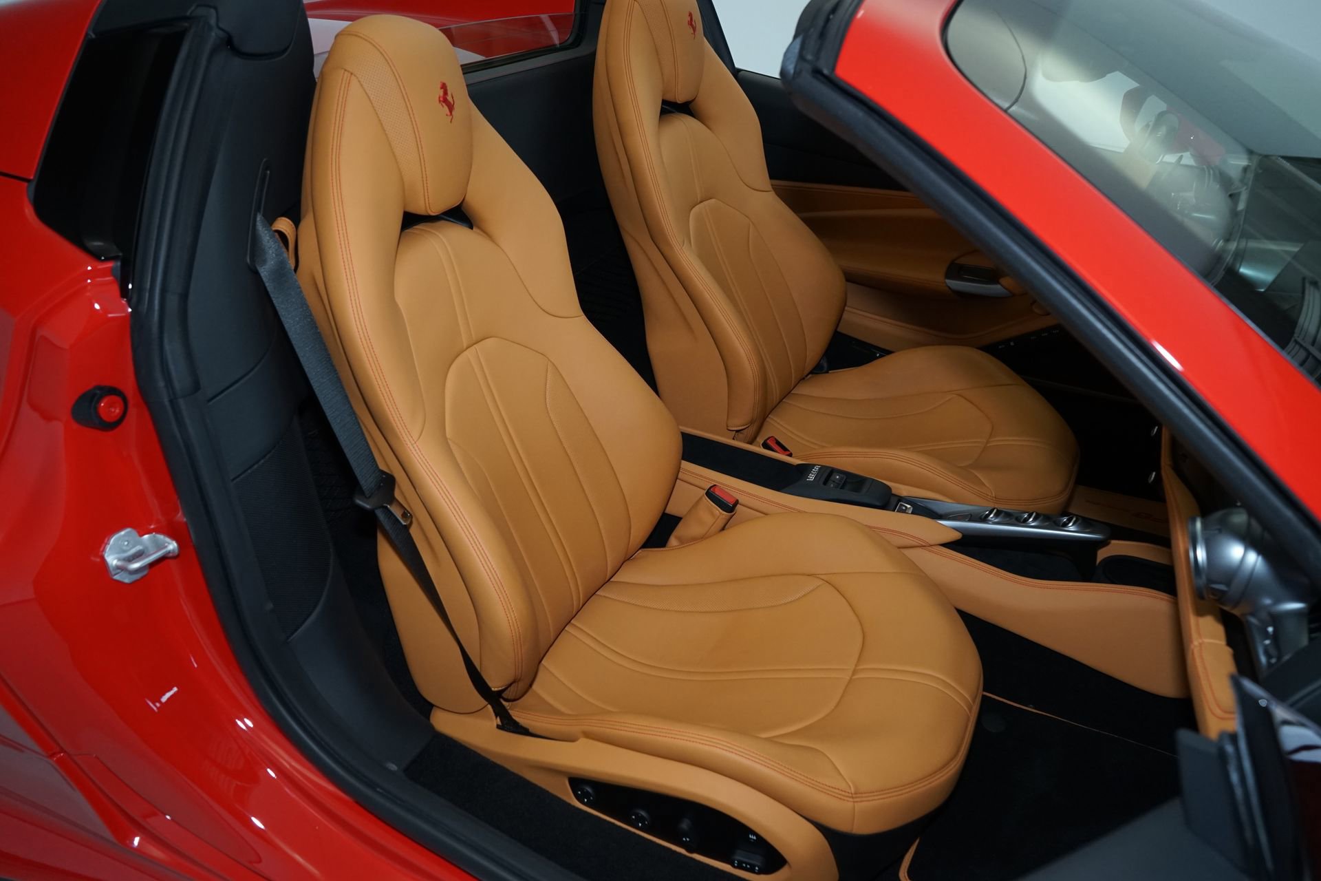 Used 2022 Ferrari F8 Tributo RWD image 13