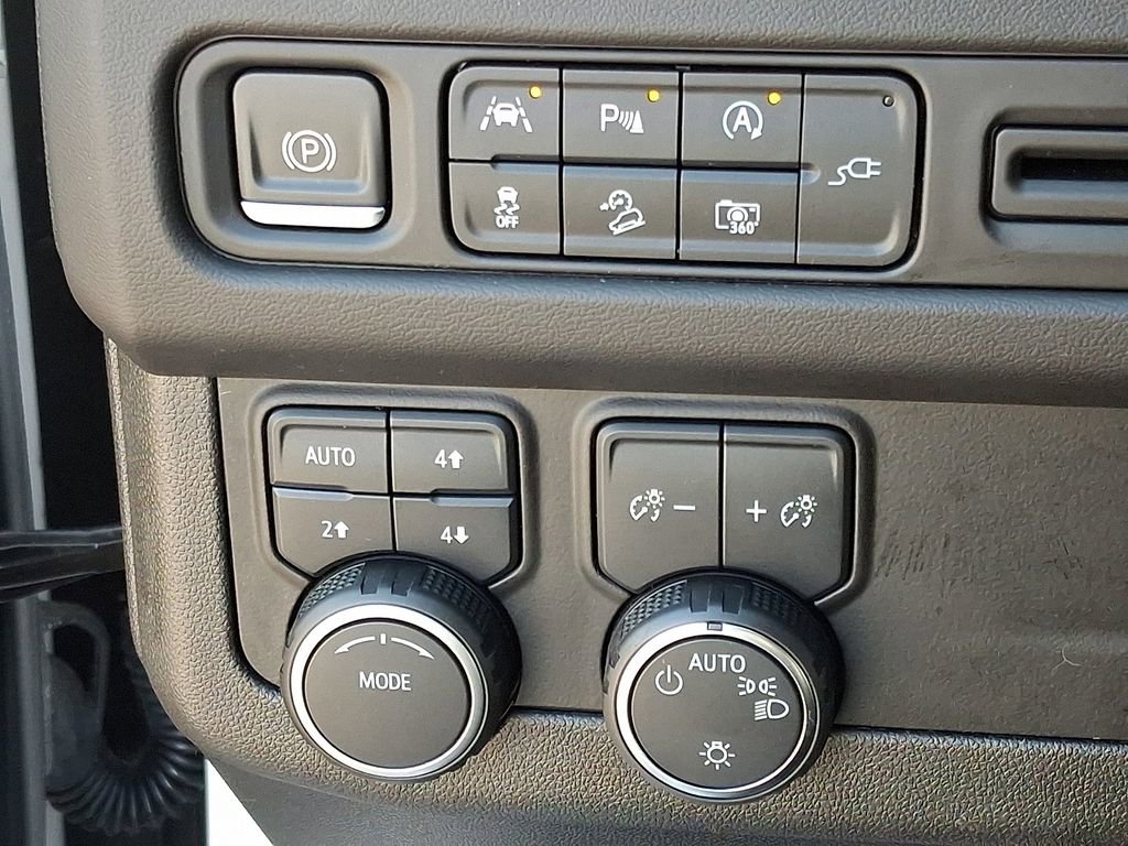 Used 2022 Chevrolet Tahoe Z71 w/ Luxury Package image 26