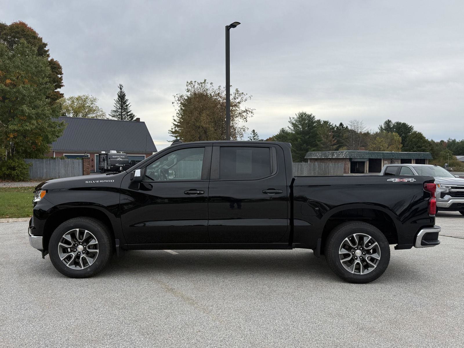 Used 2022 Chevrolet Silverado 1500 LT image 8