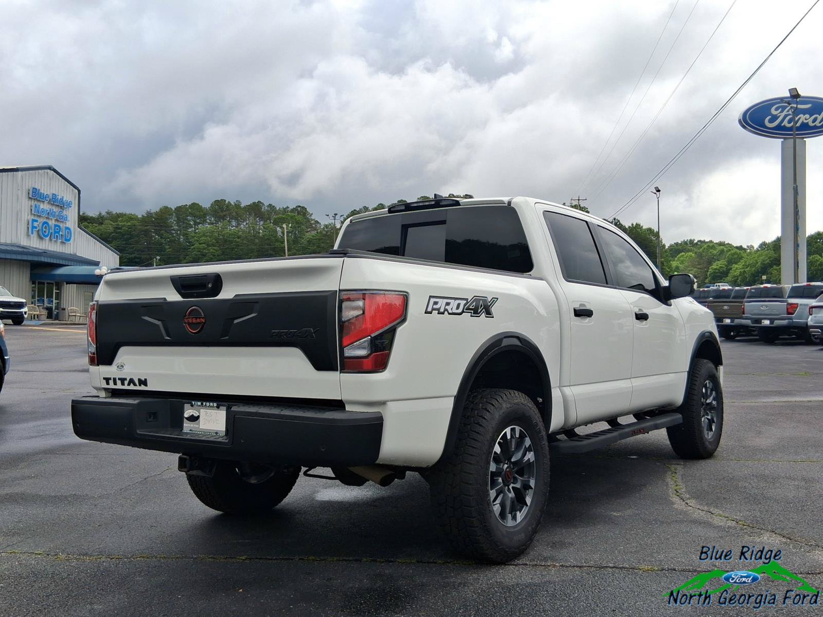 Used 2024 Nissan Titan PRO-4X w/ Pro-4x Convenience Package AWD/4WD image 5