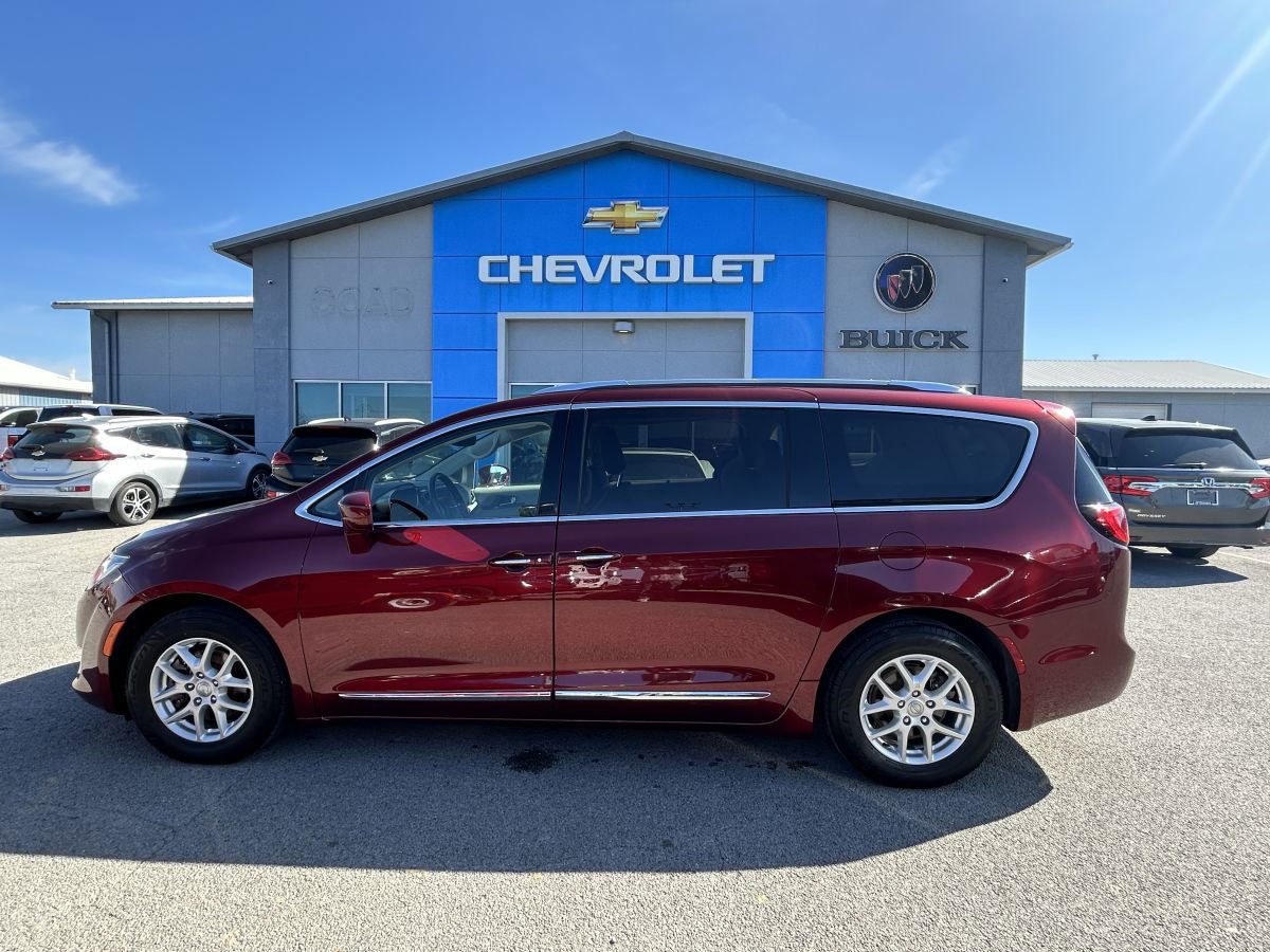 Used 2020 Chrysler Pacifica Touring-L image 4